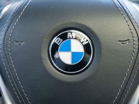 Used 2022 BMW 530i w/ Executive Package image 24