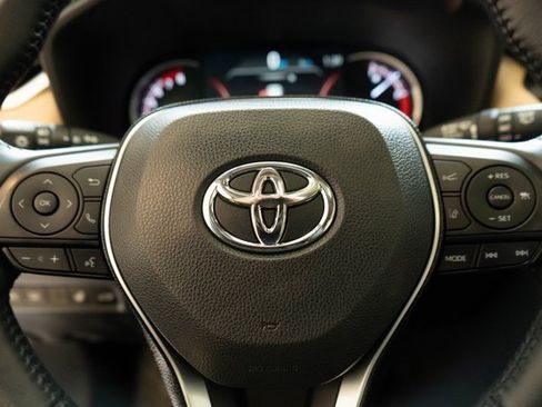 Used 2019 Toyota RAV4 Limited image 22