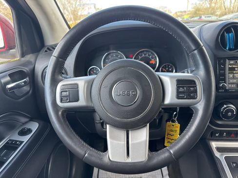 Used 2017 Jeep Compass Latitude AWD/4WD image 17