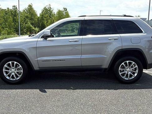 Used 2021 Jeep Grand Cherokee Laredo X AWD/4WD image 12