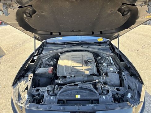 Used 2020 Jaguar F-PACE Prestige image 18