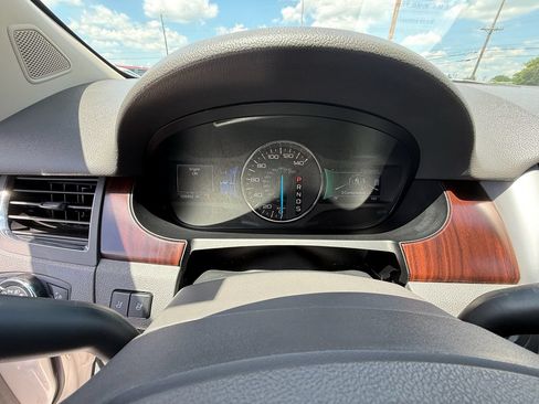 Used 2014 Ford Edge Limited w/ Driver Entry Package FWD image 17