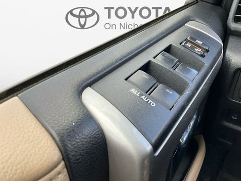 Used 2018 Toyota 4Runner SR5 Premium w/ Wilderness Package AWD/4WD image 18