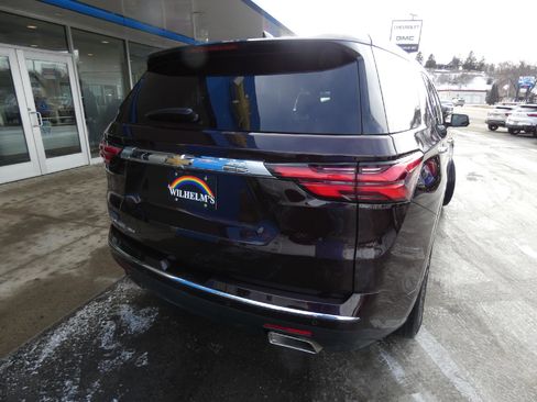 Used 2023 Chevrolet Traverse High Country image 3