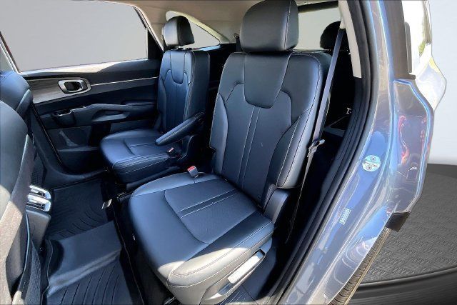 Used 2021 Kia Sorento EX w/ Panoramic Sunroof Package AWD/4WD image 21