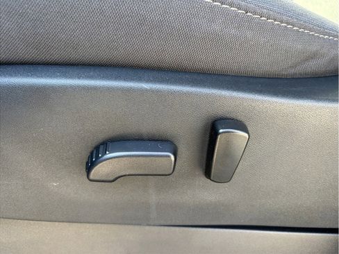 Used 2022 Nissan Frontier SV image 16