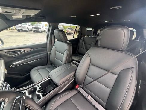 New 2026 Chevrolet Traverse LT w/ Midnight/Sport Edition image 3
