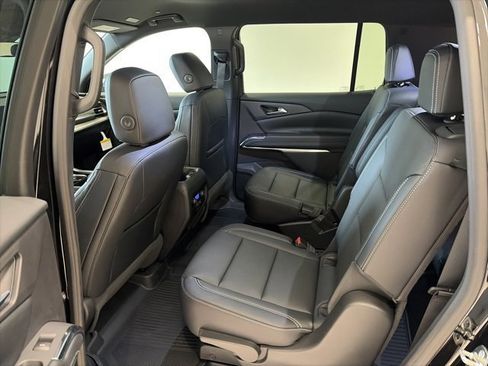 New 2026 Chevrolet Traverse LT image 12