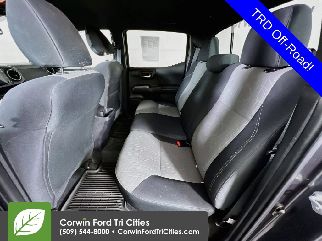 Used 2022 Toyota Tacoma TRD Off-Road AWD/4WD image 24