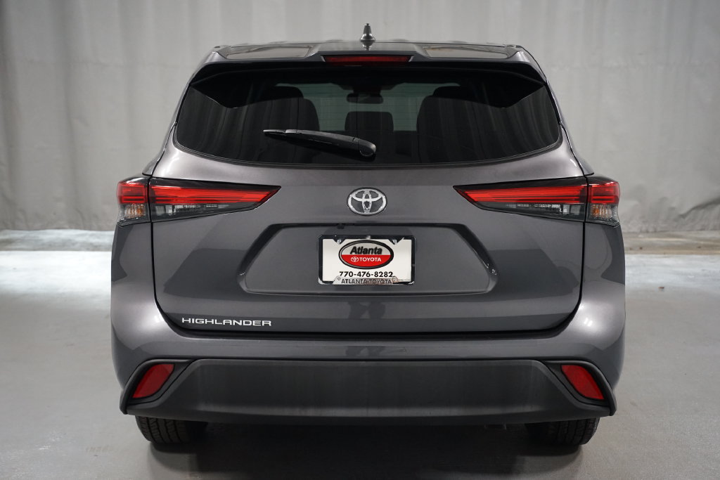Used 2023 Toyota Highlander L FWD image 7