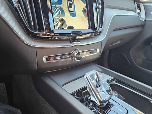 Certified 2024 Volvo XC60 T8 Ultimate w/ Protection Package Premier AWD/4WD image 28