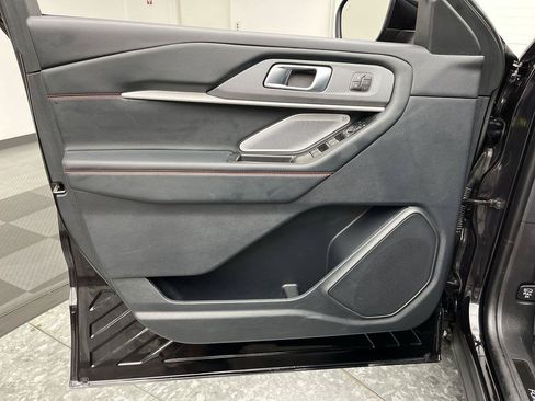 Used 2025 Ford Explorer ST AWD/4WD image 8