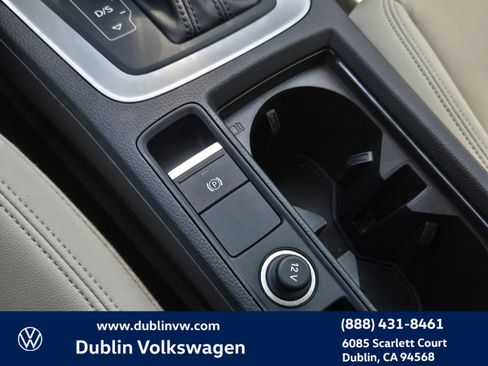 Used 2021 Audi Q3 2.0T Premium w/ Convenience Package AWD/4WD image 17
