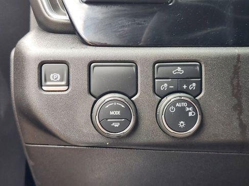 Certified 2025 Chevrolet Silverado 1500 LT image 21