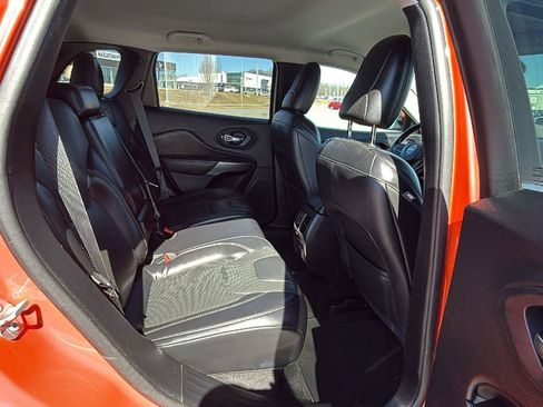 Used 2021 Jeep Cherokee Latitude Lux w/ Comfort/Convenience Group image 20