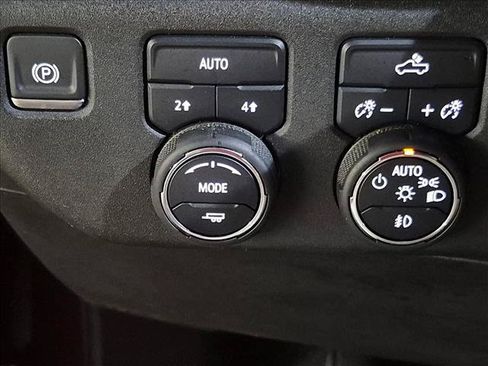 Used 2025 Chevrolet Silverado 1500 RST w/ LPO, Dark Essentials Package AWD/4WD image 15