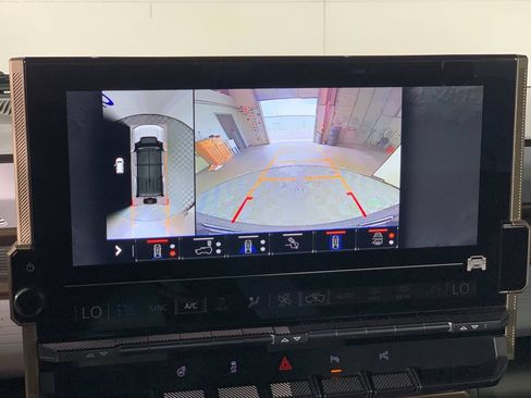 Used 2025 GMC Hummer EV 2X AWD/4WD image 26