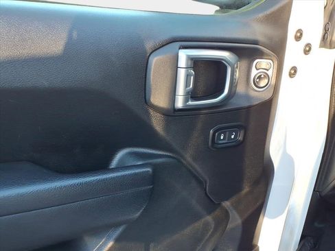 Used 2024 Jeep Wrangler Sport S image 7