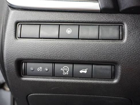 Used 2025 Nissan Rogue SV FWD image 21