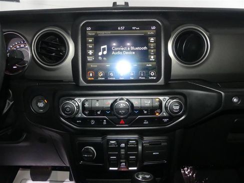 Used 2022 Jeep Wrangler Unlimited Sport AWD/4WD image 34
