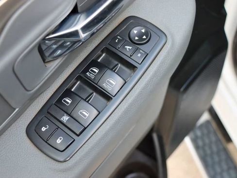 Used 2018 RAM 1500 Lone Star image 13