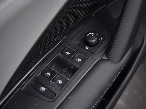 New 2026 Volkswagen Tiguan SE R-Line image 8