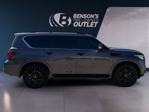Used 2023 INFINITI QX80 Luxe w/ All-Season Package RWD image 6