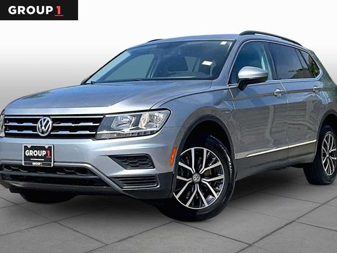 Used 2020 Volkswagen Tiguan SE w/ Panoramic Sunroof Package FWD image 1