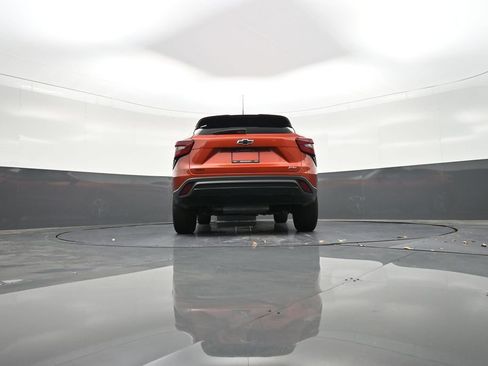 Used 2024 Chevrolet Trax RS w/ Driver Confidence Package image 31