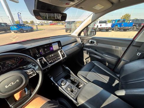Used 2023 Kia Sorento EX image 15