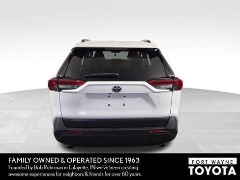 Used 2021 Toyota RAV4 XLE w/ Convenience Package AWD/4WD image 8