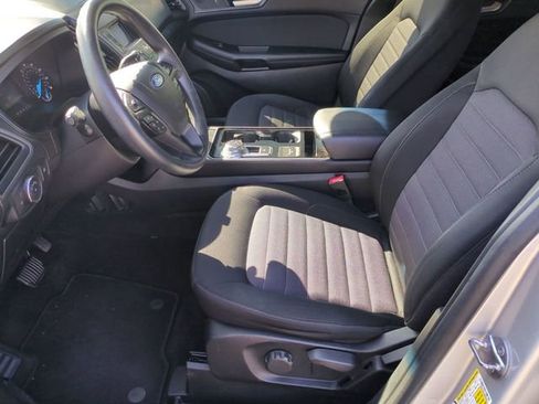 Used 2019 Ford Edge SE image 13
