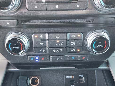 Used 2015 Ford F150 Lariat w/ Equipment Group 502A Luxury RWD image 16