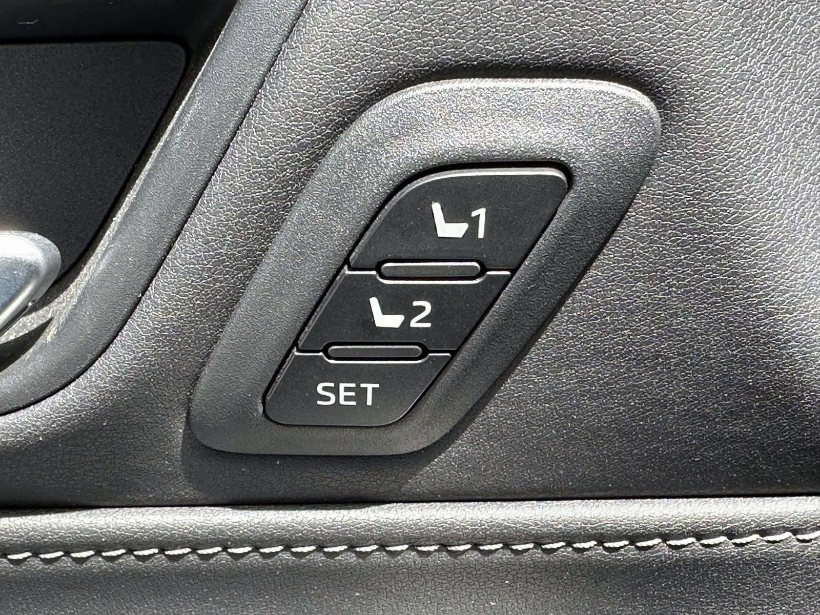 Used 2024 Toyota Venza Nightshade AWD/4WD image 19