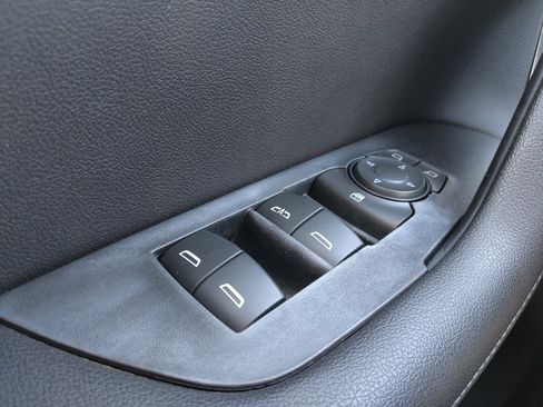 Used 2020 Chevrolet Blazer LT FWD image 27