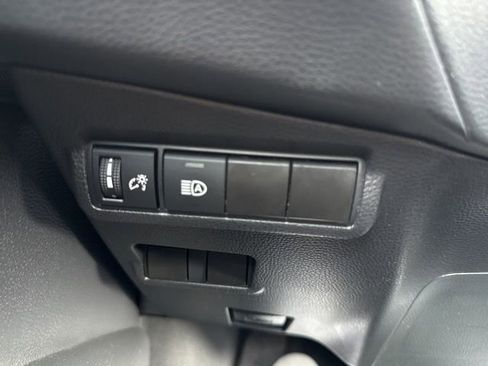 Used 2025 Toyota Corolla Cross XLE image 22