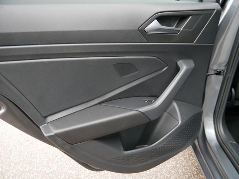 Used 2022 Volkswagen Jetta Sport image 16