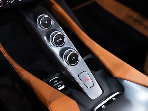 Certified 2020 Ferrari Portofino RWD image 44