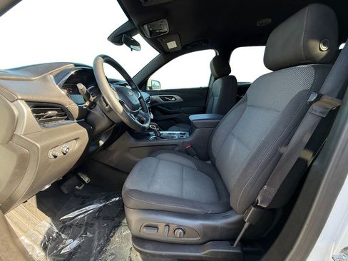 Used 2023 Chevrolet Traverse LT AWD/4WD image 9