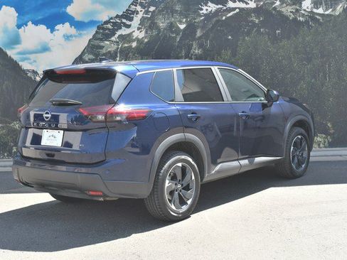 Used 2026 Nissan Rogue SV AWD/4WD image 3