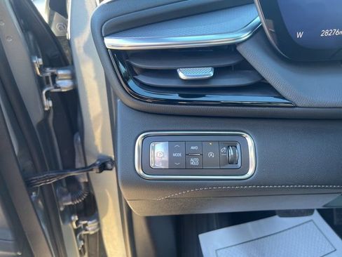 Used 2025 Buick Enclave Sport Touring image 15