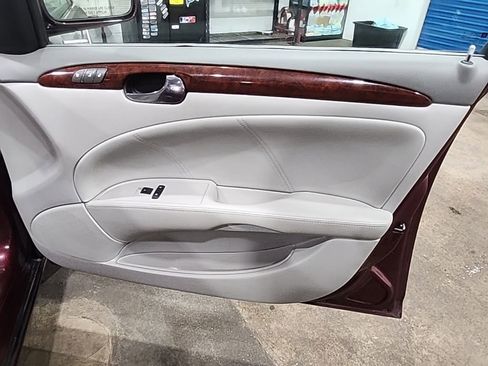 Used 2007 Buick Lucerne CXL w/ Luxury Package FWD image 26