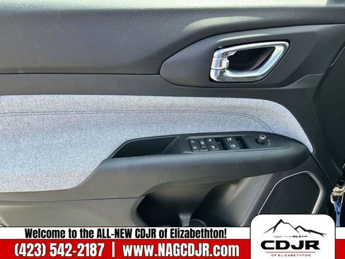 New 2022 Jeep Compass Latitude w/ Convenience Group image 22