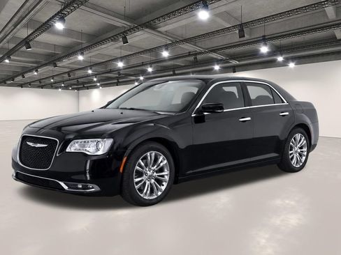 Used 2019 Chrysler 300 Touring L w/ Quick Order Package 22F RWD image 1