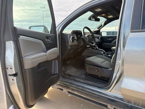 Used 2026 Chevrolet Colorado ZR2 w/ Technology Package AWD/4WD image 10