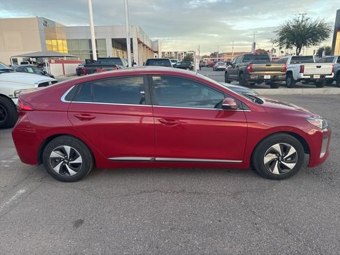 Used 2019 Hyundai Ioniq SEL image 1