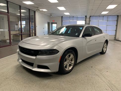 Used 2023 Dodge Charger SXT RWD image 2