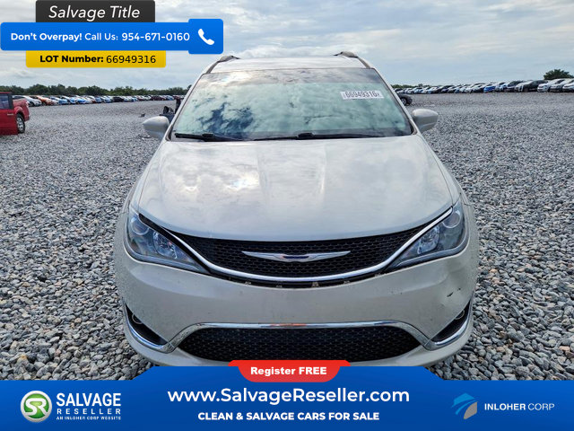 Used 2017 Chrysler Pacifica Touring-L FWD image 7