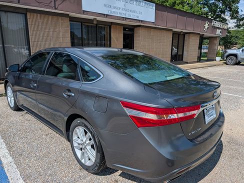 Used 2015 Toyota Avalon XLE FWD image 5