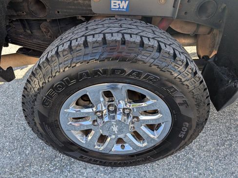 Used 2015 Chevrolet Silverado 2500 LTZ w/ LTZ Plus Package AWD/4WD image 5